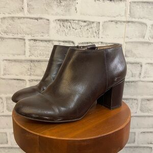 Women’s Life Stride brown Paragi ankle booties boots fashion heels 6